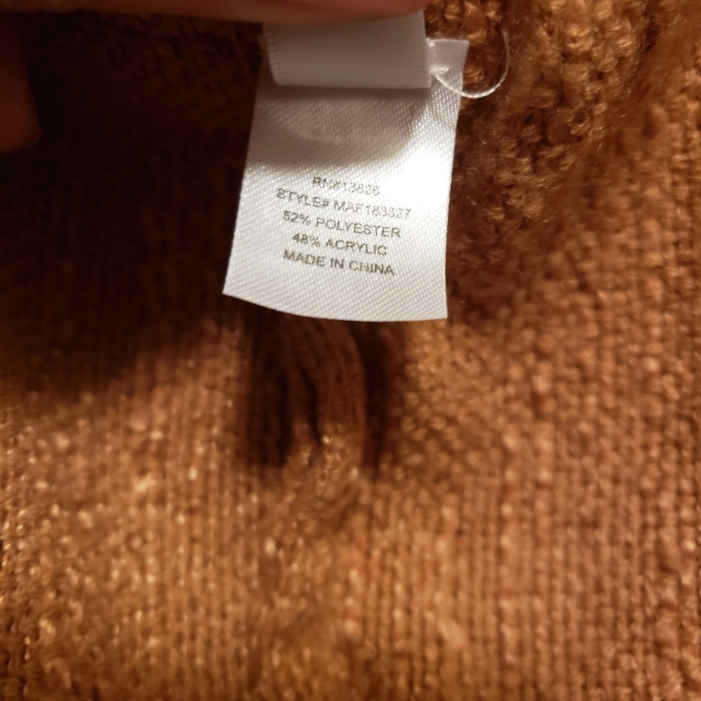 Poncho - Picture 3 of 3